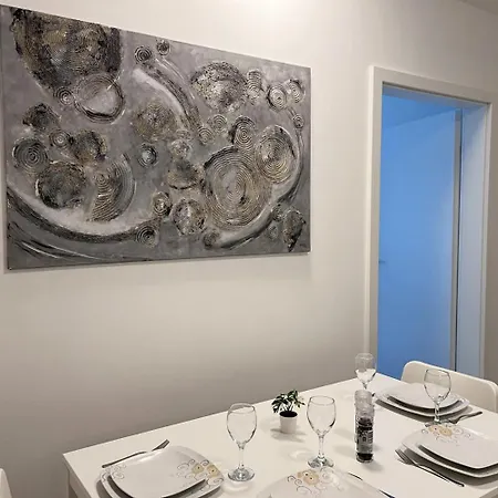 アパート Modern And Cozy In