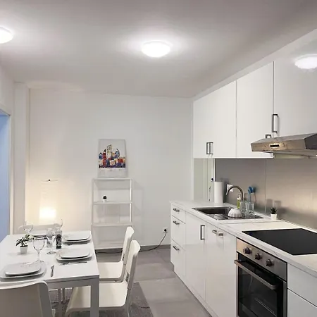 Modern And Cozy In 公寓 *